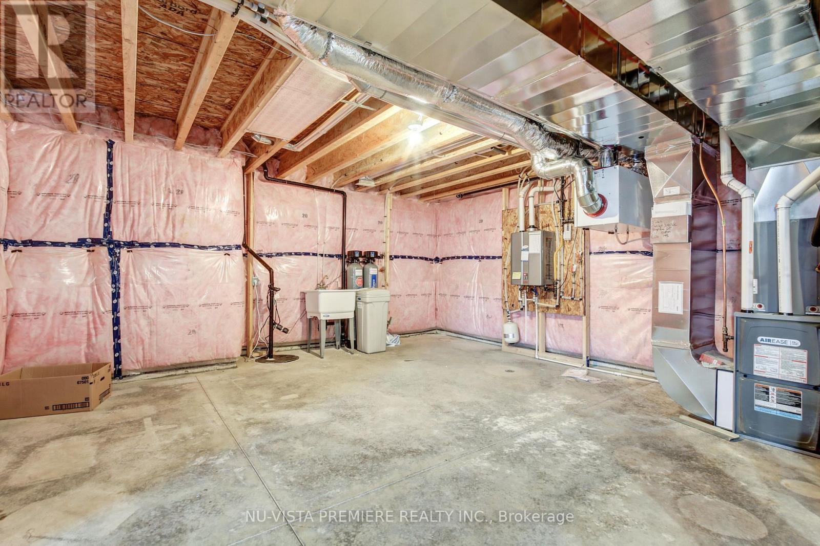 46 Aspen Circle, Thames Centre, Ontario  N0M 2P0 - Photo 34 - X12265373