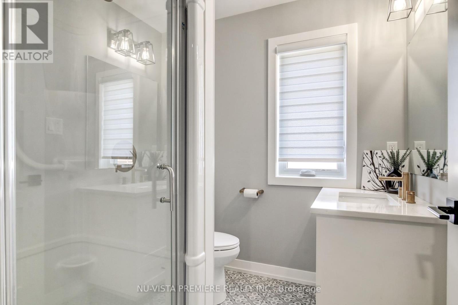 46 Aspen Circle, Thames Centre, Ontario  N0M 2P0 - Photo 7 - X12265373