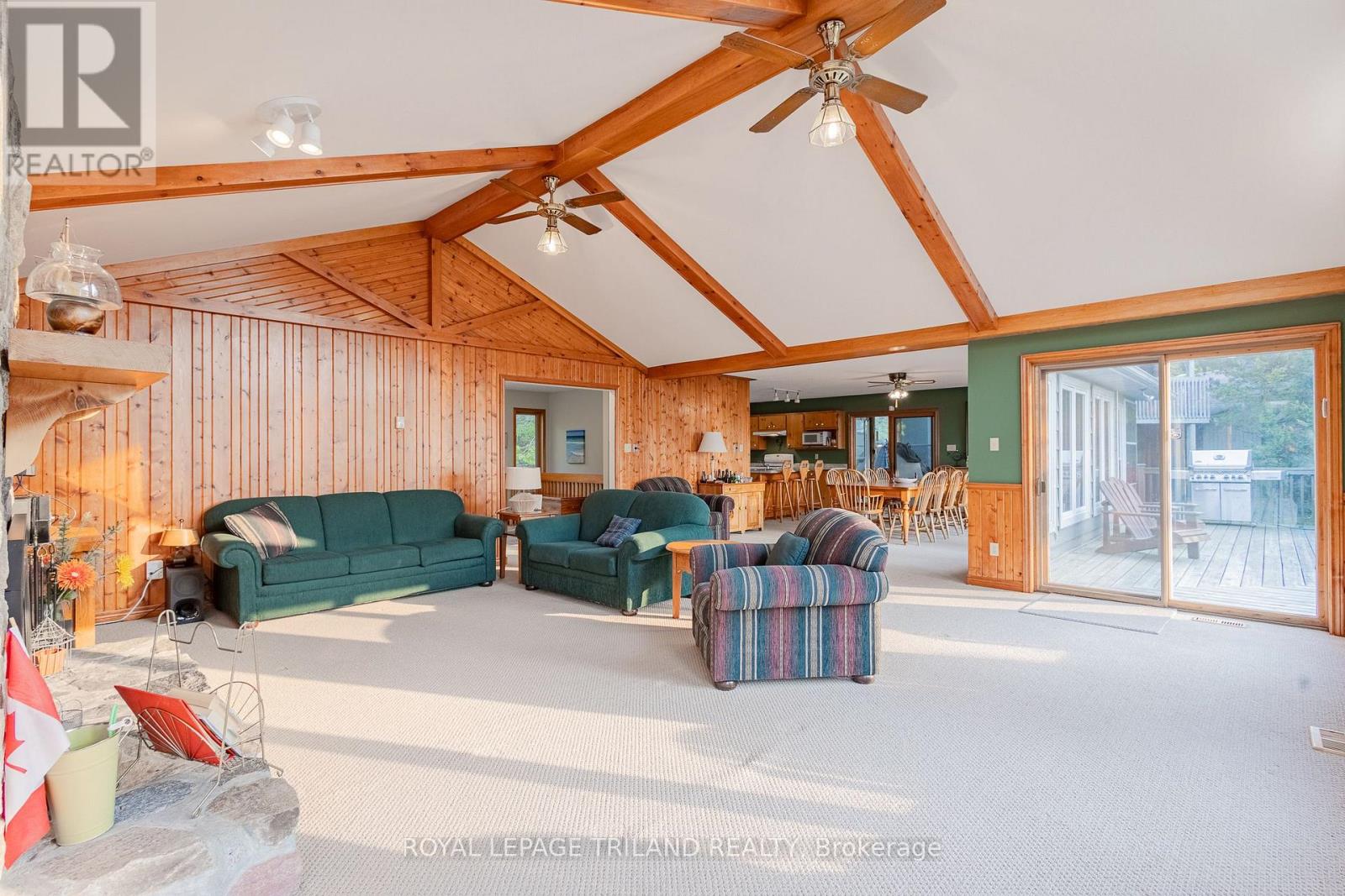 9856 Huron Place, Lambton Shores, Ontario  N0M 1T0 - Photo 25 - X12265405