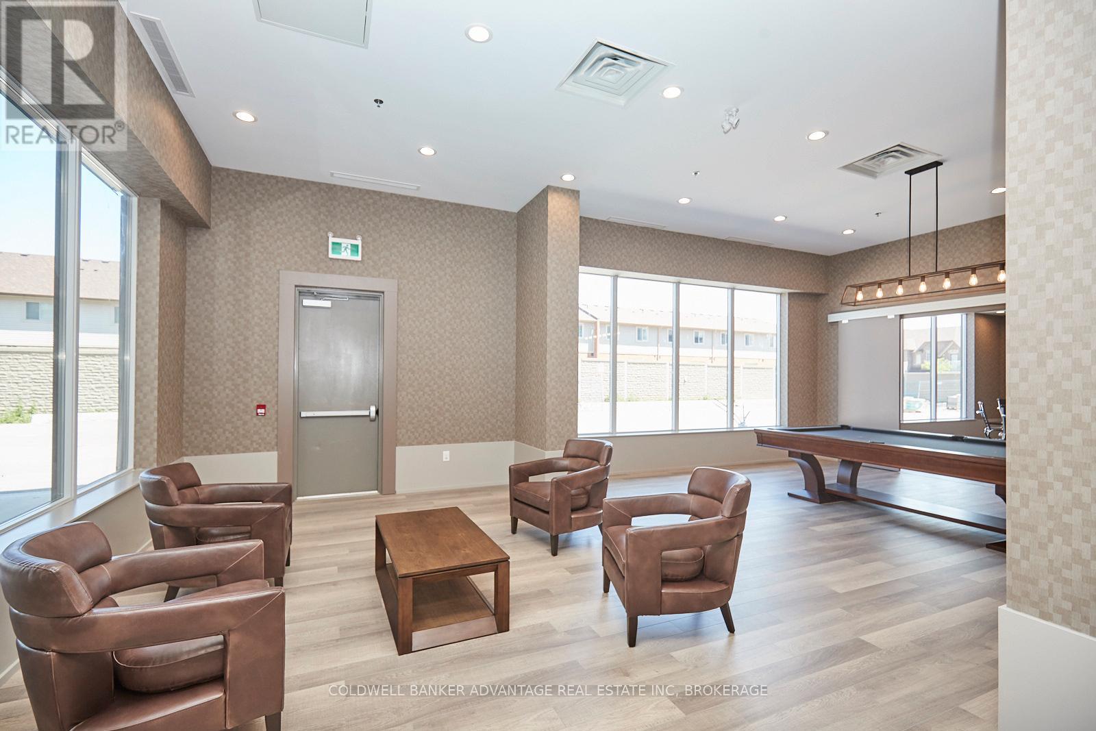 610 - 550 North Service Road, Grimsby, Ontario  L3M 0H9 - Photo 11 - X12265459