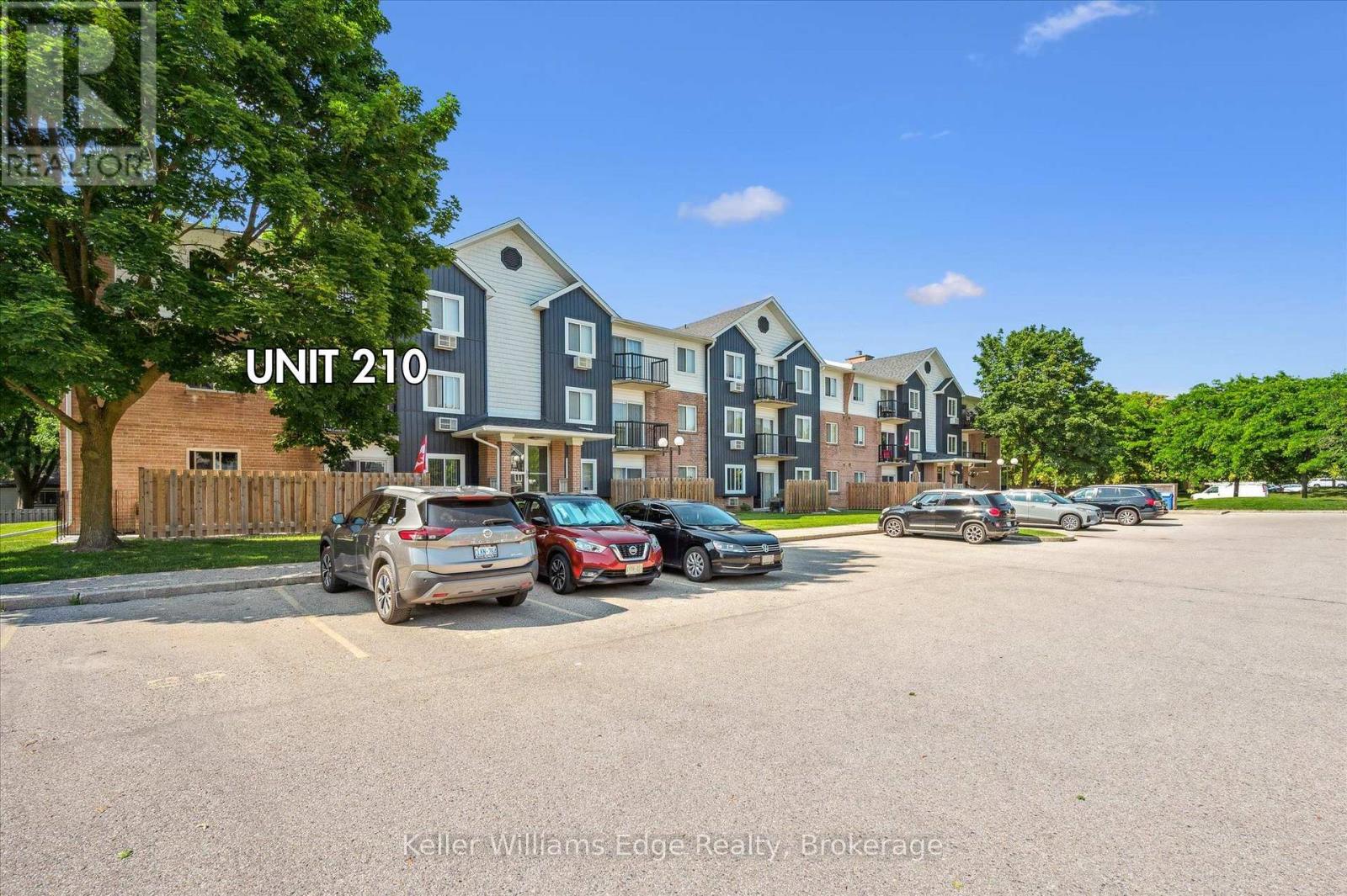 210 - 275 Eiwo Court, Waterloo, Ontario  N2K 2M8 - Photo 4 - X12265473