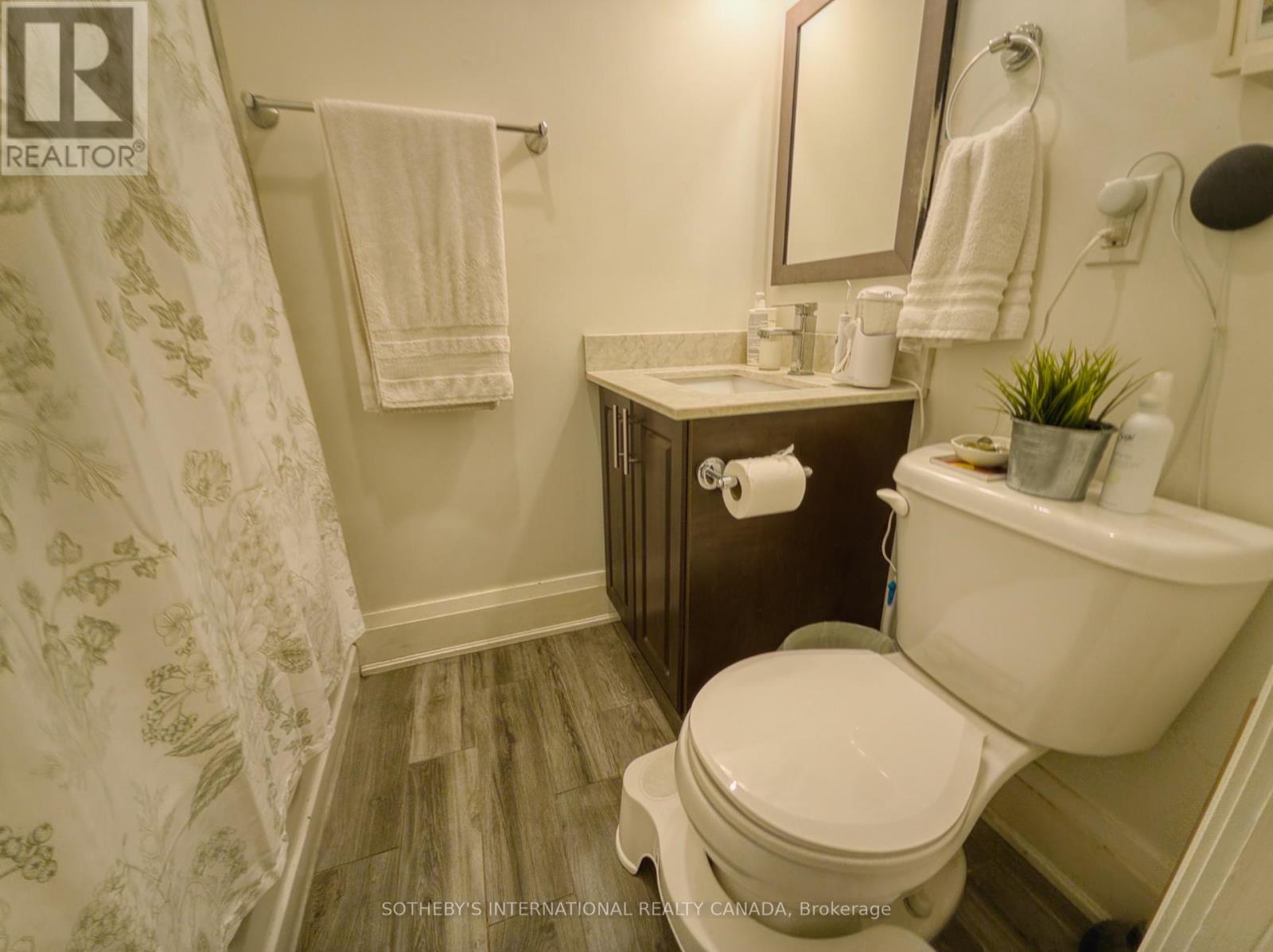 3 - 227 Beverley Street, Toronto, Ontario  M5T 1Z4 - Photo 4 - C12265190