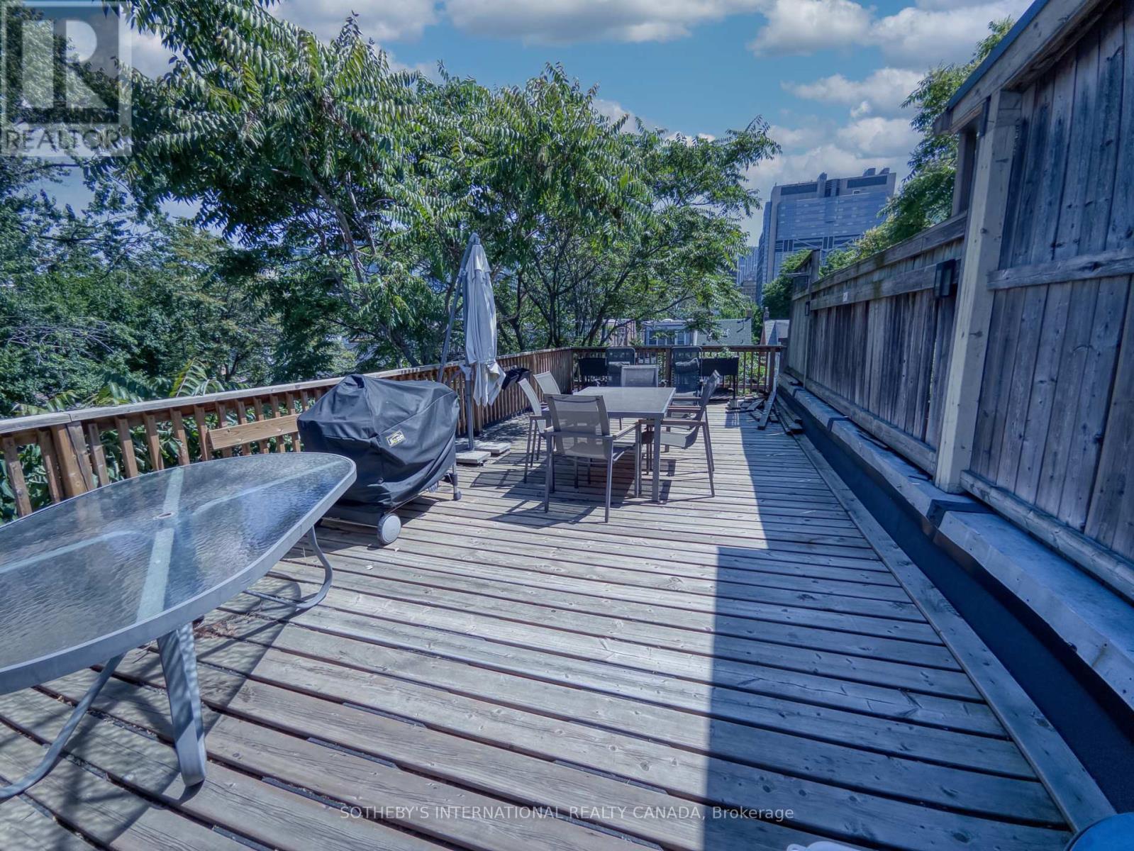 3 - 227 Beverley Street, Toronto, Ontario  M5T 1Z4 - Photo 5 - C12265190