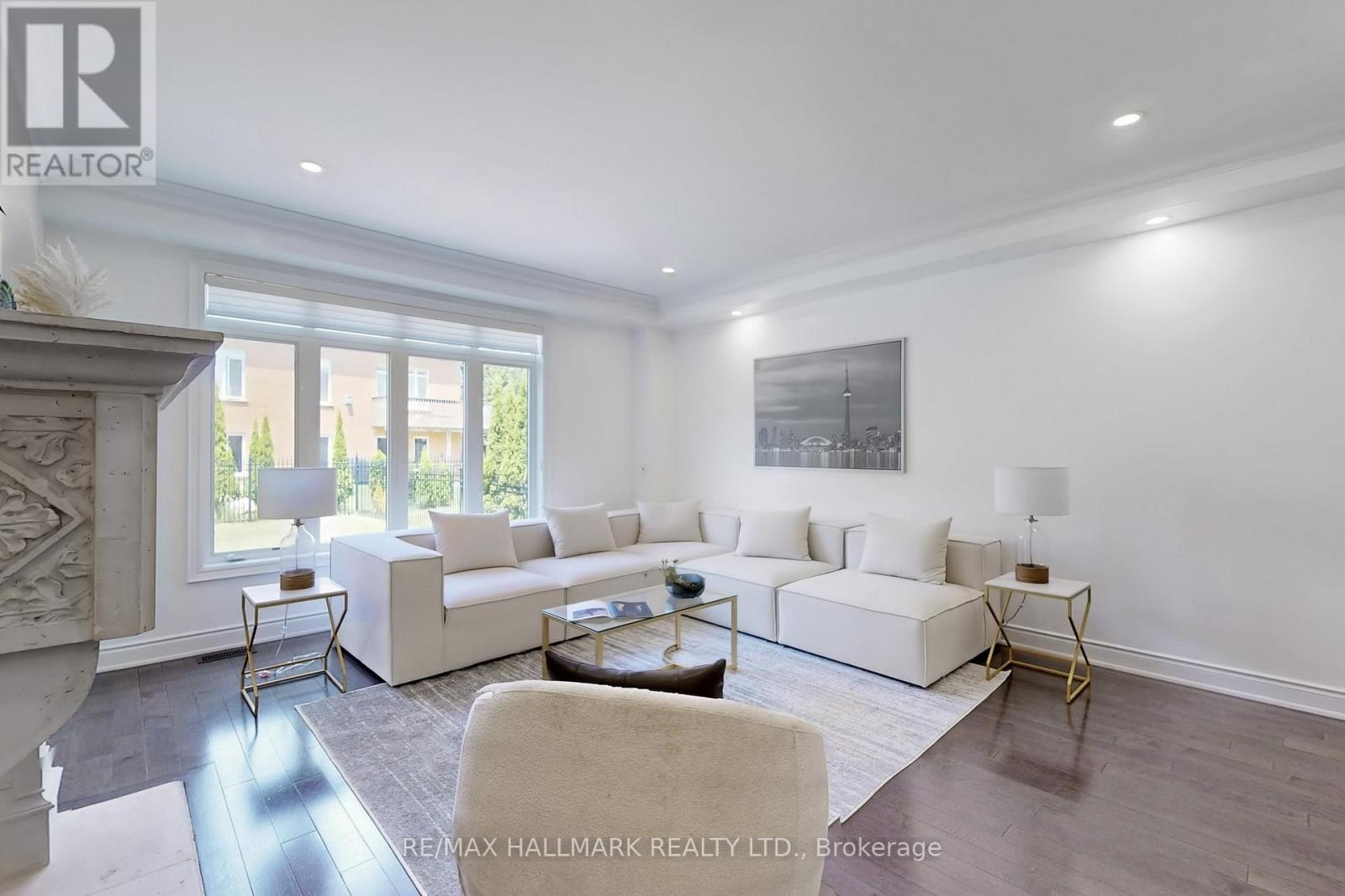 Property at 420 PARADELLE DRIVE image 3