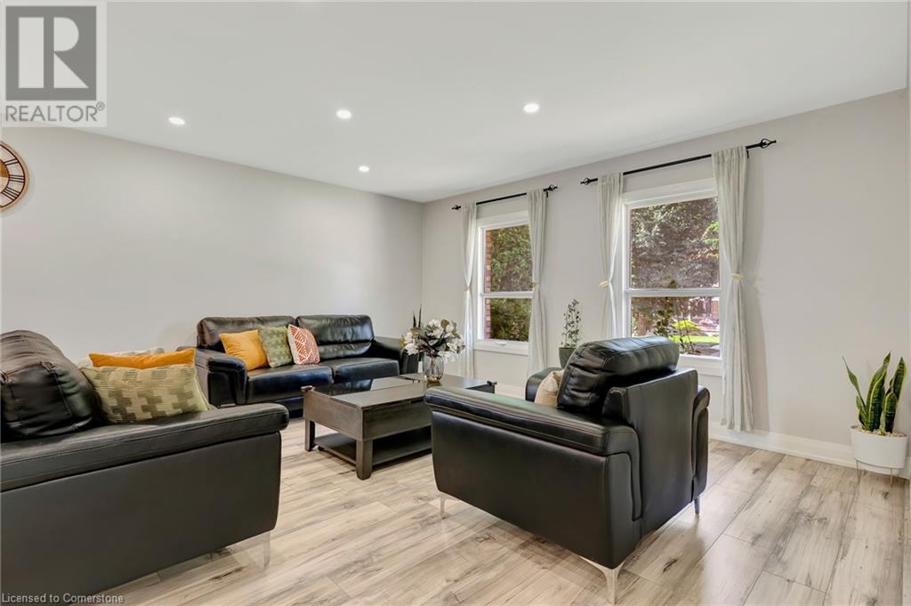 Property at 101 DEVONGLEN Drive image 5