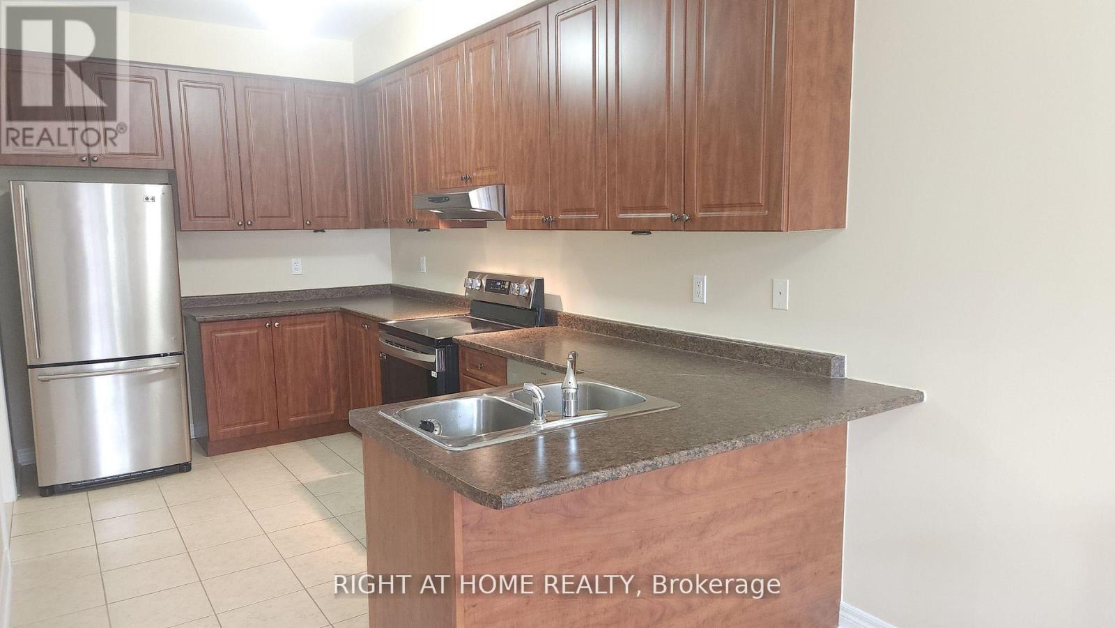 53 Littleriver Court, Vaughan, Ontario  L6A 0K4 - Photo 5 - N12265412