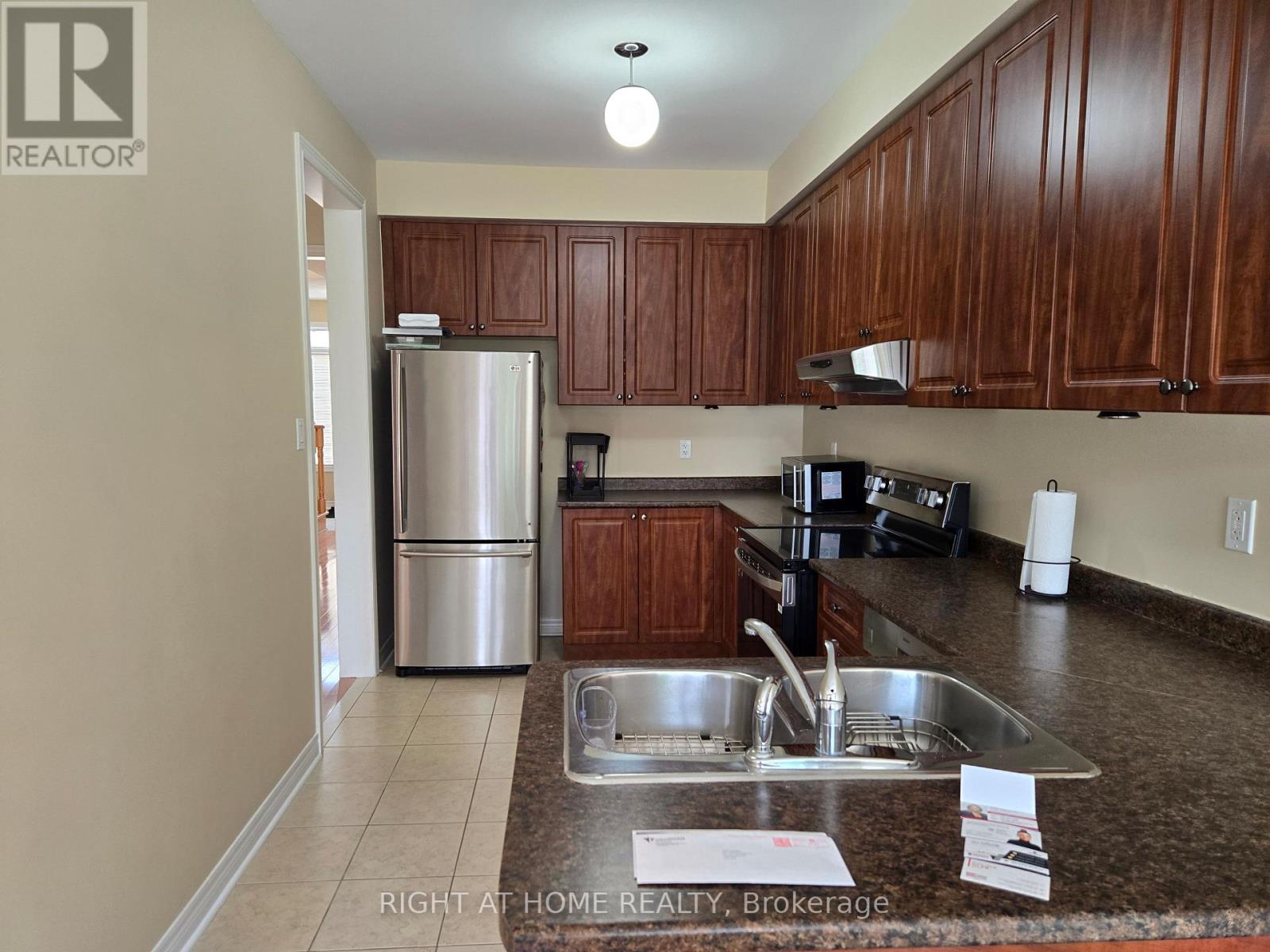 53 Littleriver Court, Vaughan, Ontario  L6A 0K4 - Photo 6 - N12265412