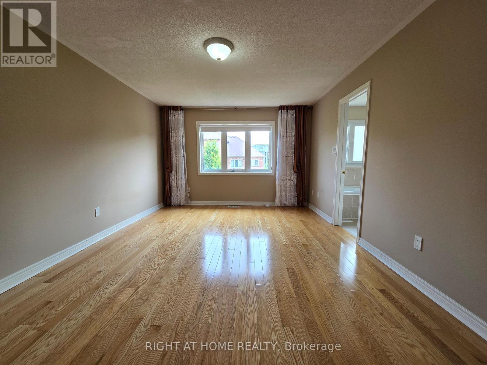 53 Littleriver Court, Vaughan, Ontario  L6A 0K4 - Photo 7 - N12265412