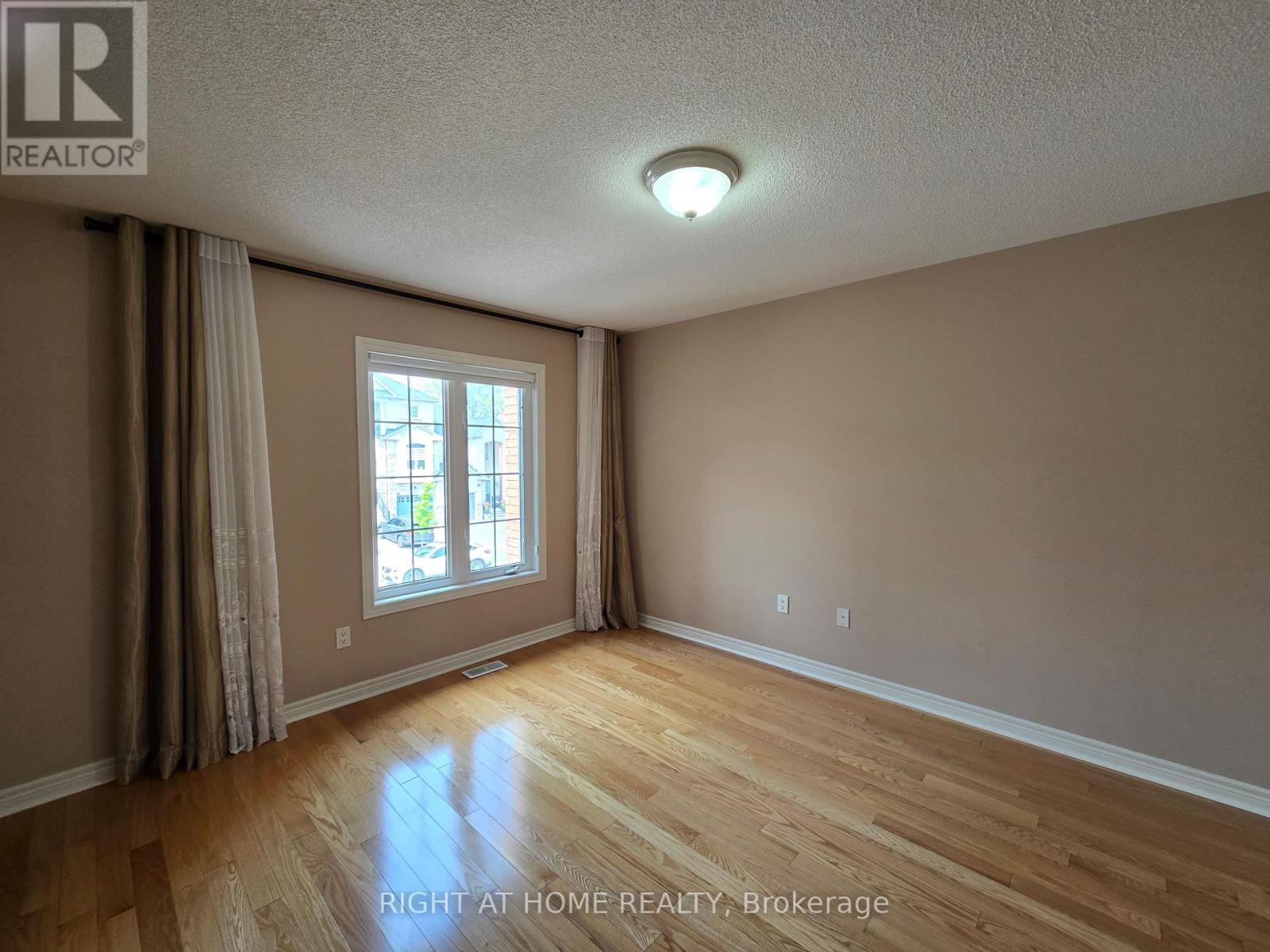 53 Littleriver Court, Vaughan, Ontario  L6A 0K4 - Photo 8 - N12265412