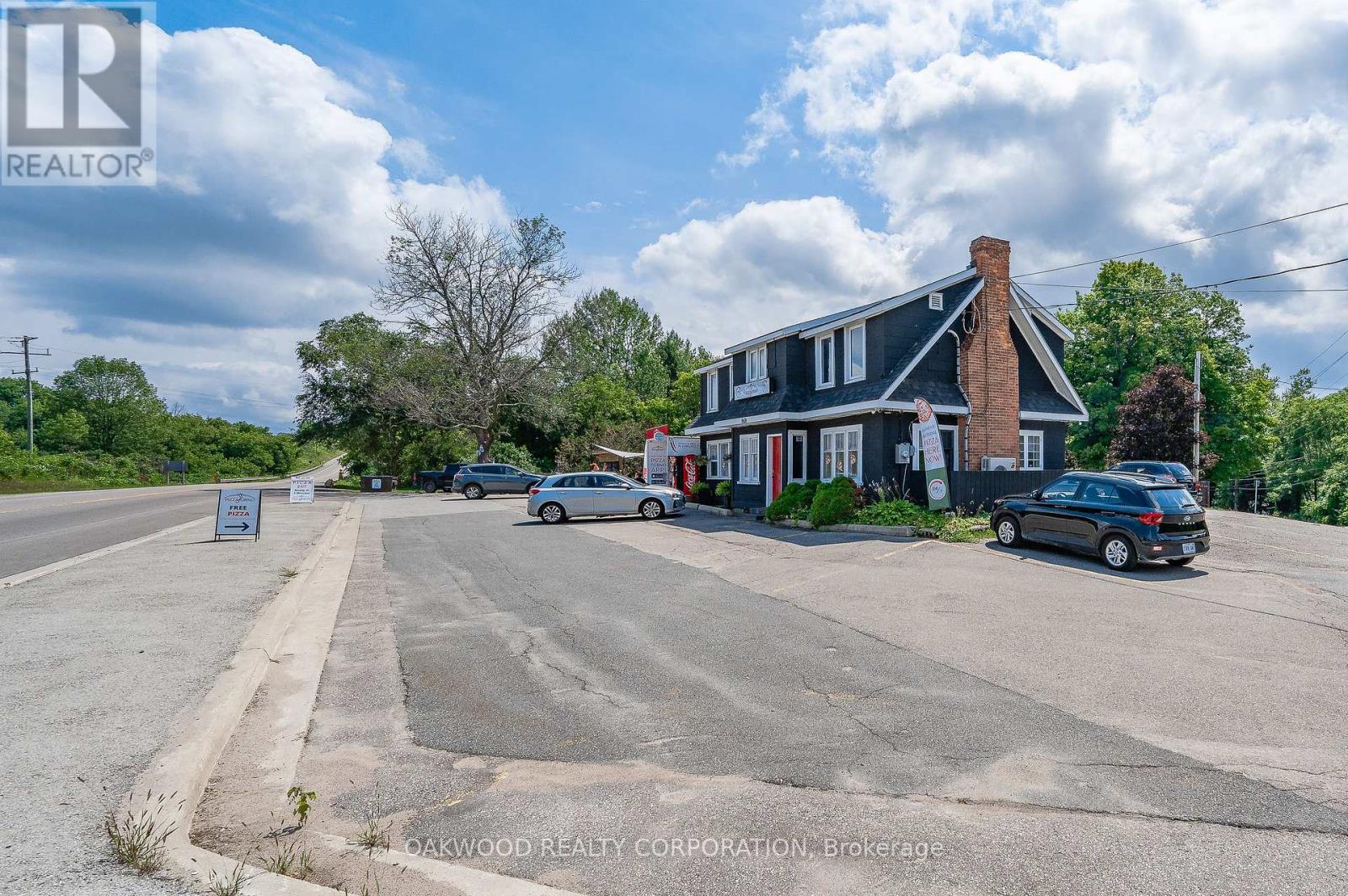 8626 Highway 12 W, Oro-Medonte, Ontario  L3V 6H2 - Photo 2 - S12265080
