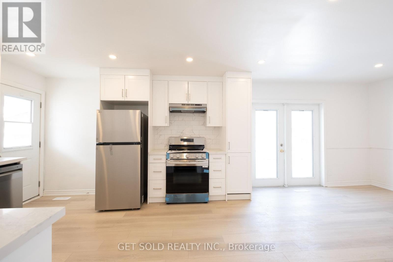 319 Oxford Street, Orillia, Ontario  L3V 1H8 - Photo 16 - S12265260