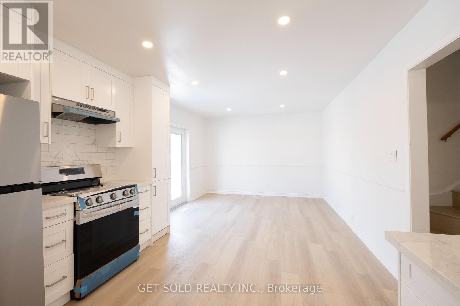 319 Oxford Street, Orillia, Ontario  L3V 1H8 - Photo 17 - S12265260