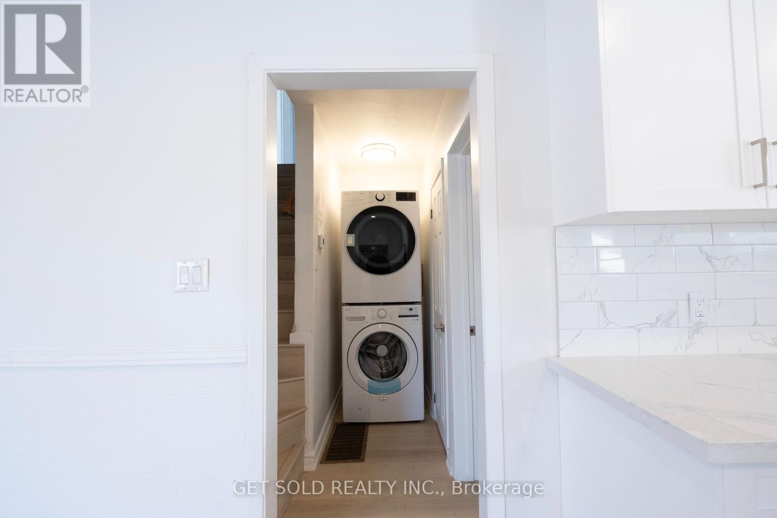 319 Oxford Street, Orillia, Ontario  L3V 1H8 - Photo 18 - S12265260