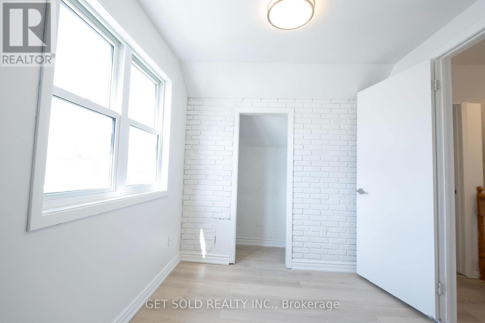319 Oxford Street, Orillia, Ontario  L3V 1H8 - Photo 22 - S12265260
