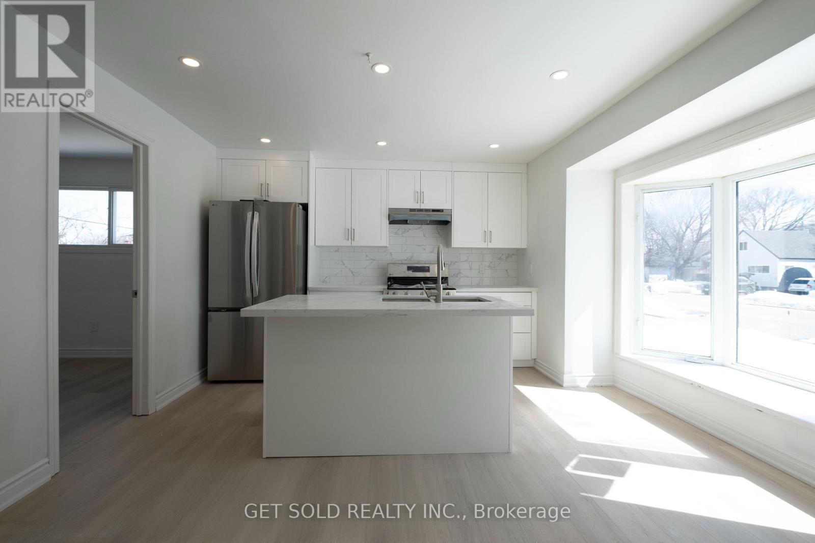 Property at 319 OXFORD STREET image 5