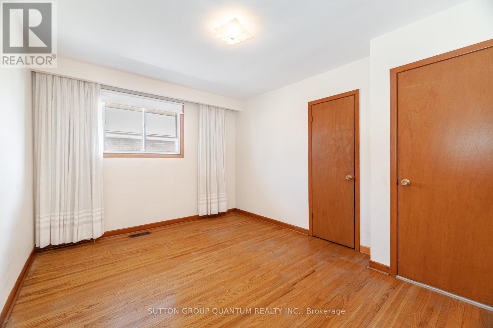 126 Angelene Street, Mississauga, Ontario  L5G 1X2 - Photo 23 - W12265006