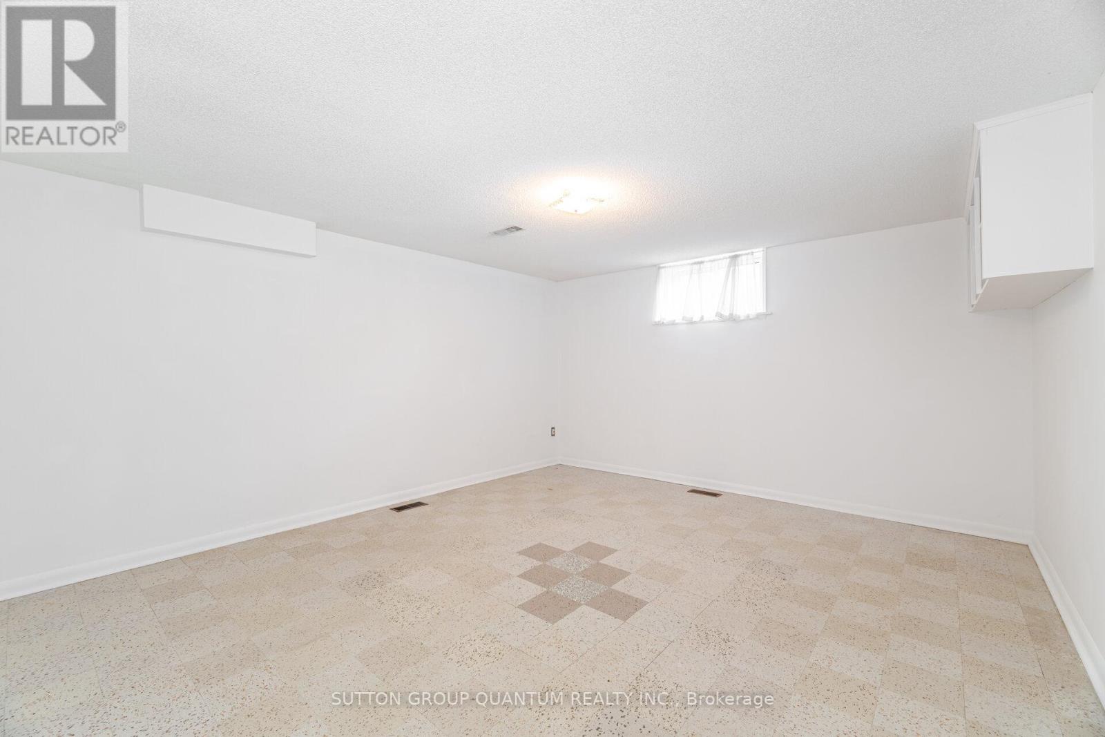 126 Angelene Street, Mississauga, Ontario  L5G 1X2 - Photo 36 - W12265006
