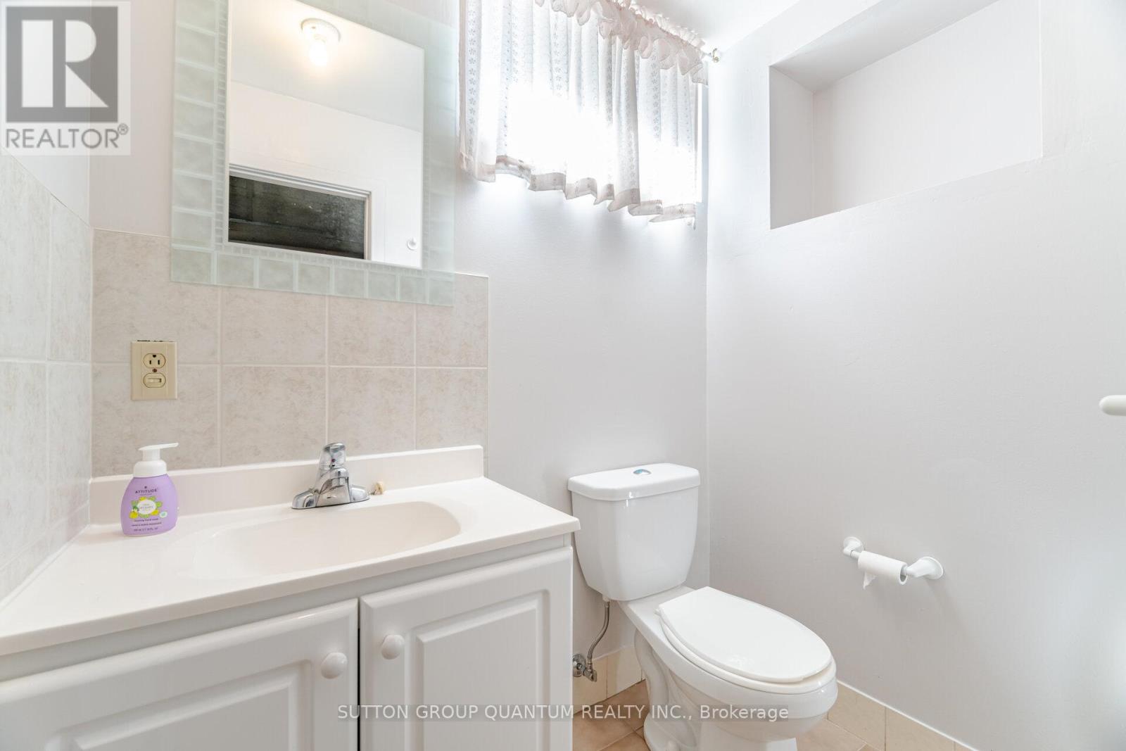 126 Angelene Street, Mississauga, Ontario  L5G 1X2 - Photo 37 - W12265006