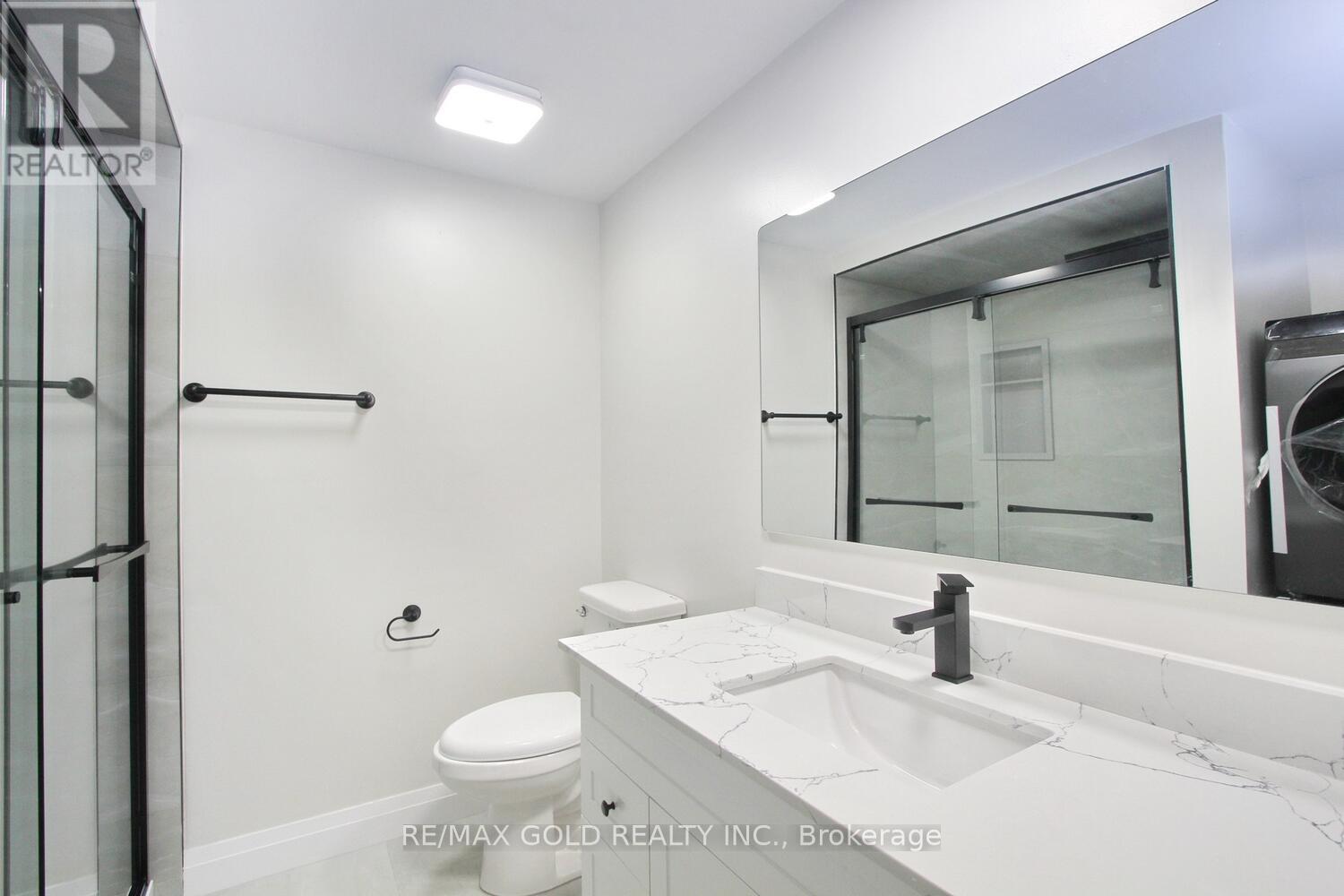 62 - 62 Ashton Crescent, Brampton, Ontario  L6S 3J9 - Photo 11 - W12265183