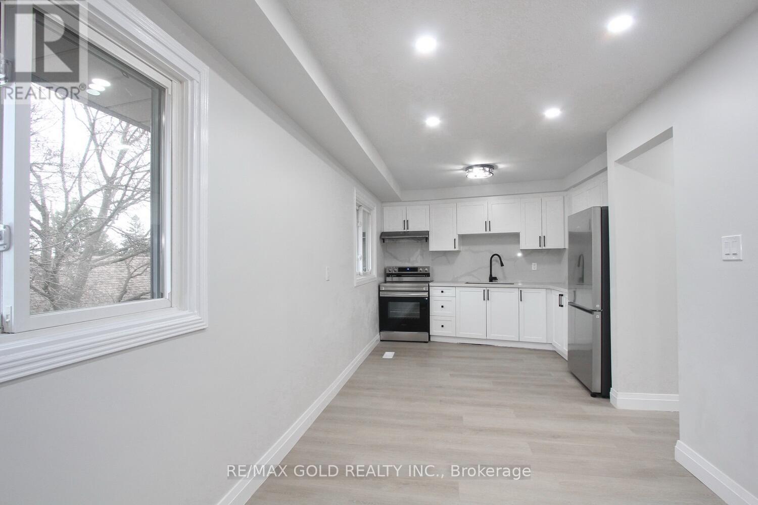 Property at 62 - 62 ASHTON CRESCENT image 5