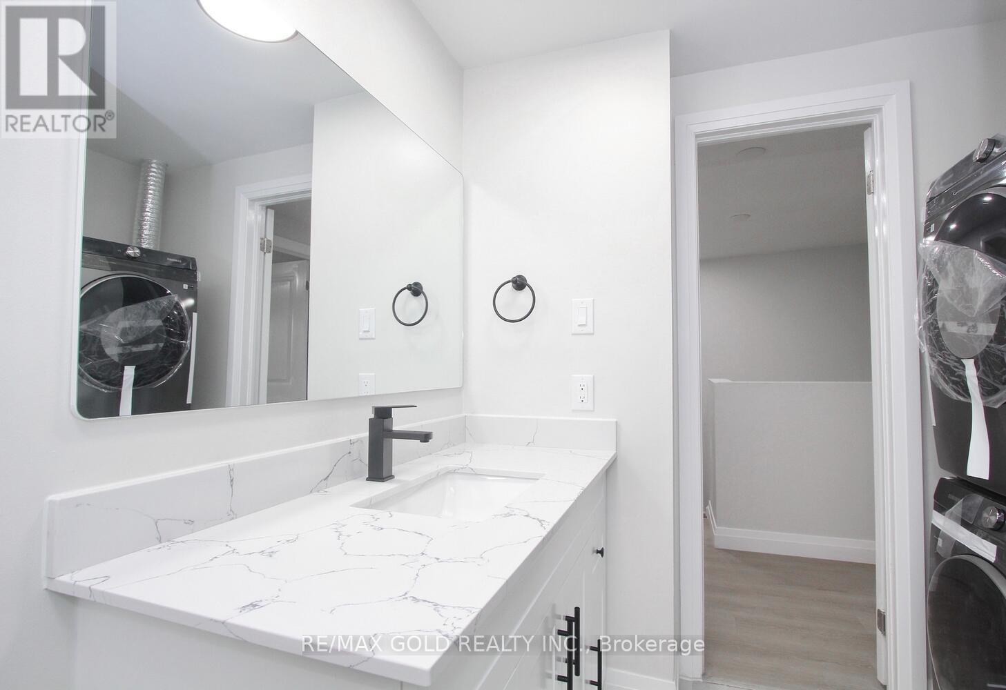 62 - 62 Ashton Crescent, Brampton, Ontario  L6S 3J9 - Photo 9 - W12265183