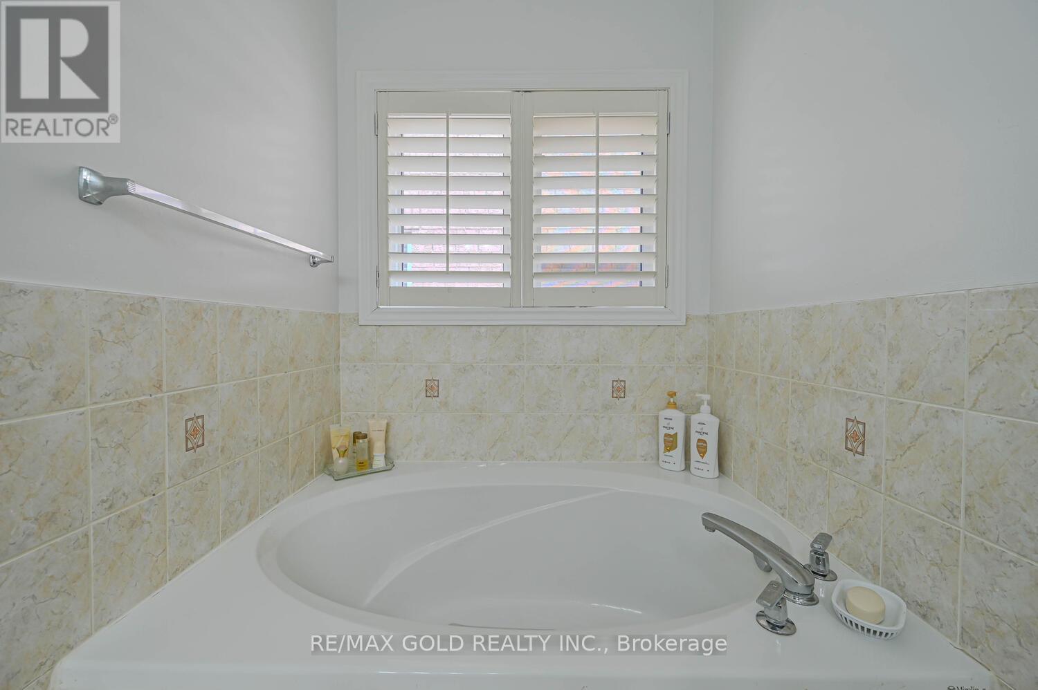 46 Cobblestone Court, Brampton (Sandringham-Wellington), Ontario  L6R 2S2 - Photo 25 - W12265220