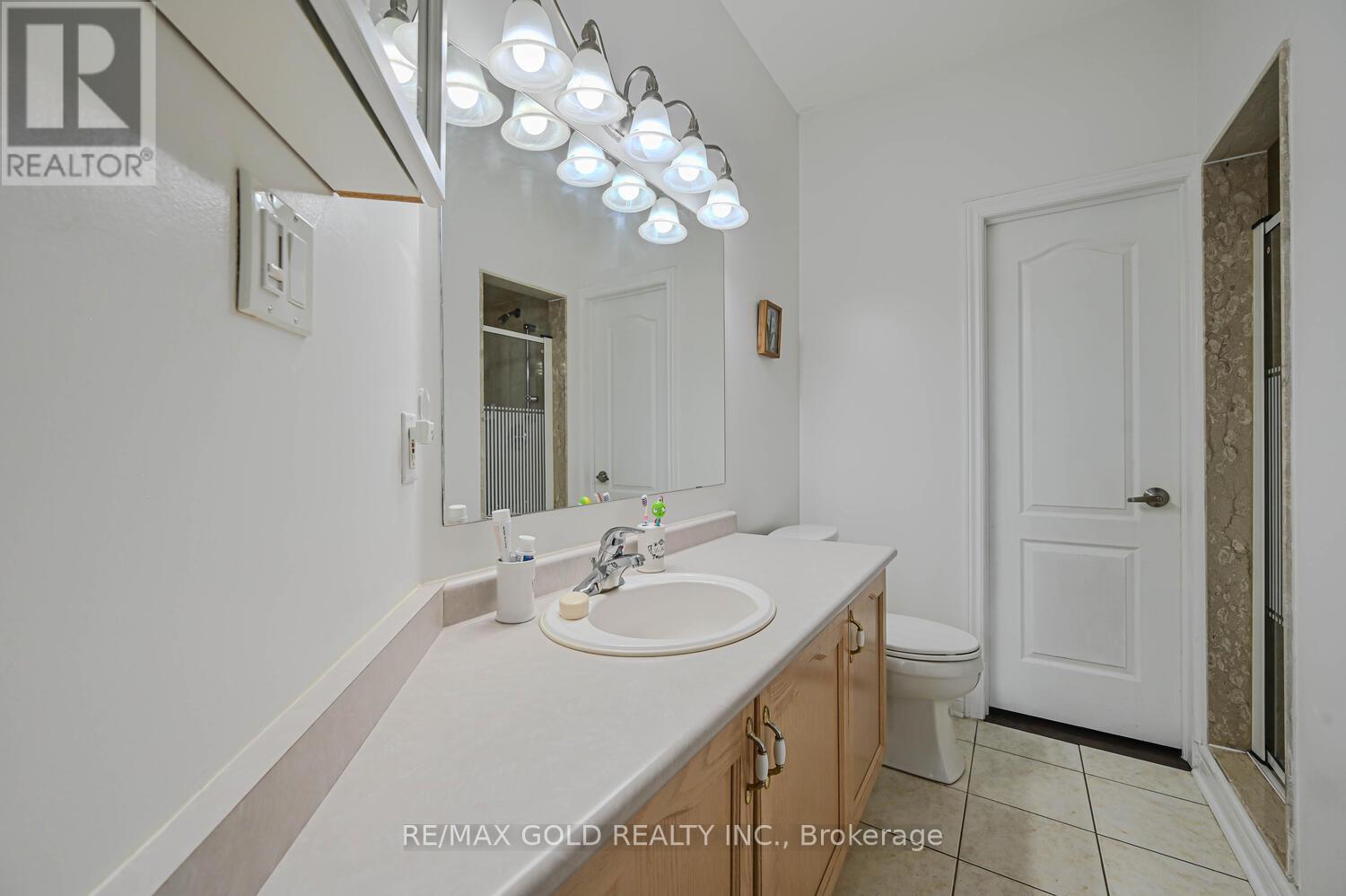 46 Cobblestone Court, Brampton (Sandringham-Wellington), Ontario  L6R 2S2 - Photo 26 - W12265220