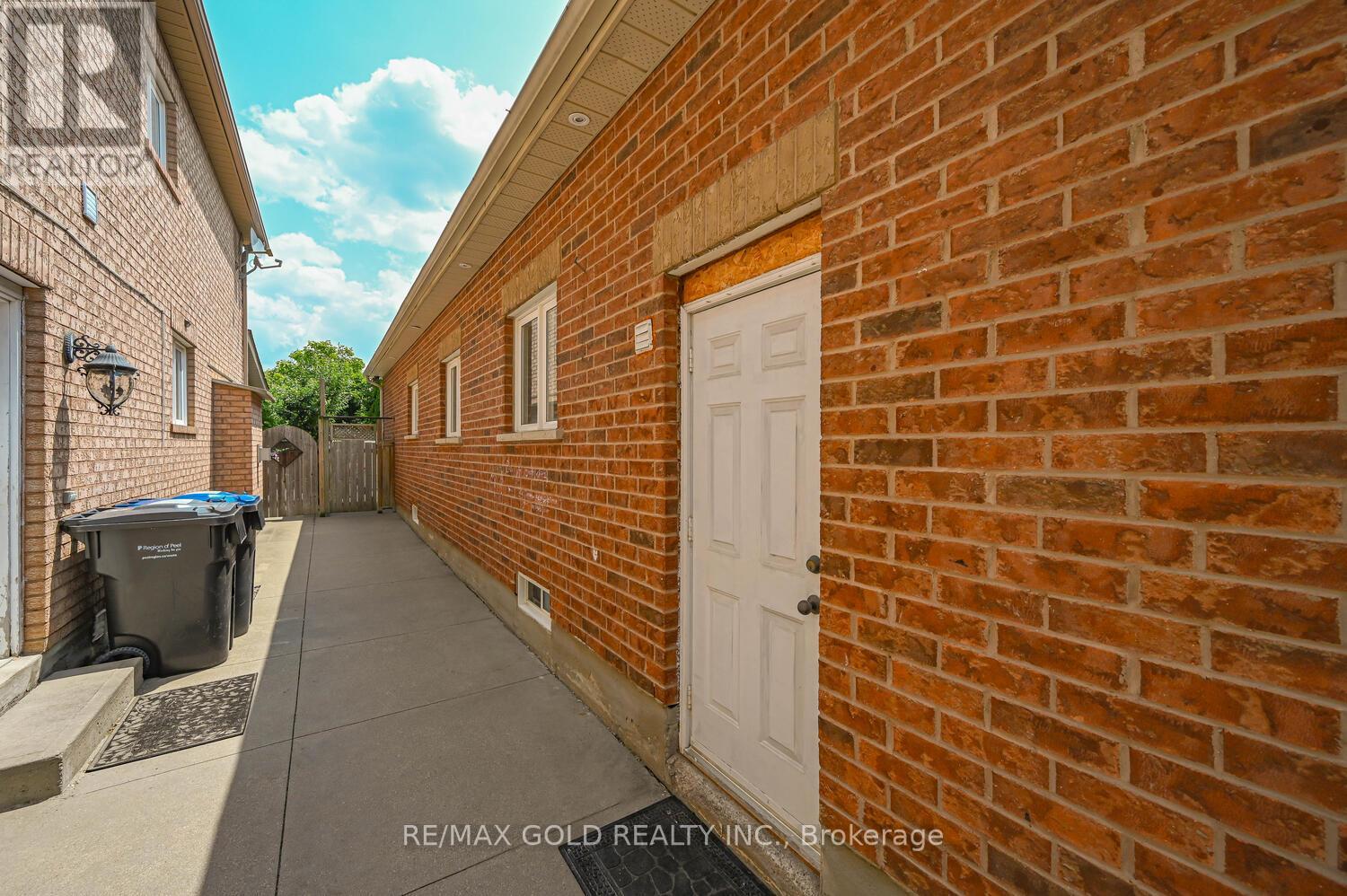46 Cobblestone Court, Brampton (Sandringham-Wellington), Ontario  L6R 2S2 - Photo 46 - W12265220