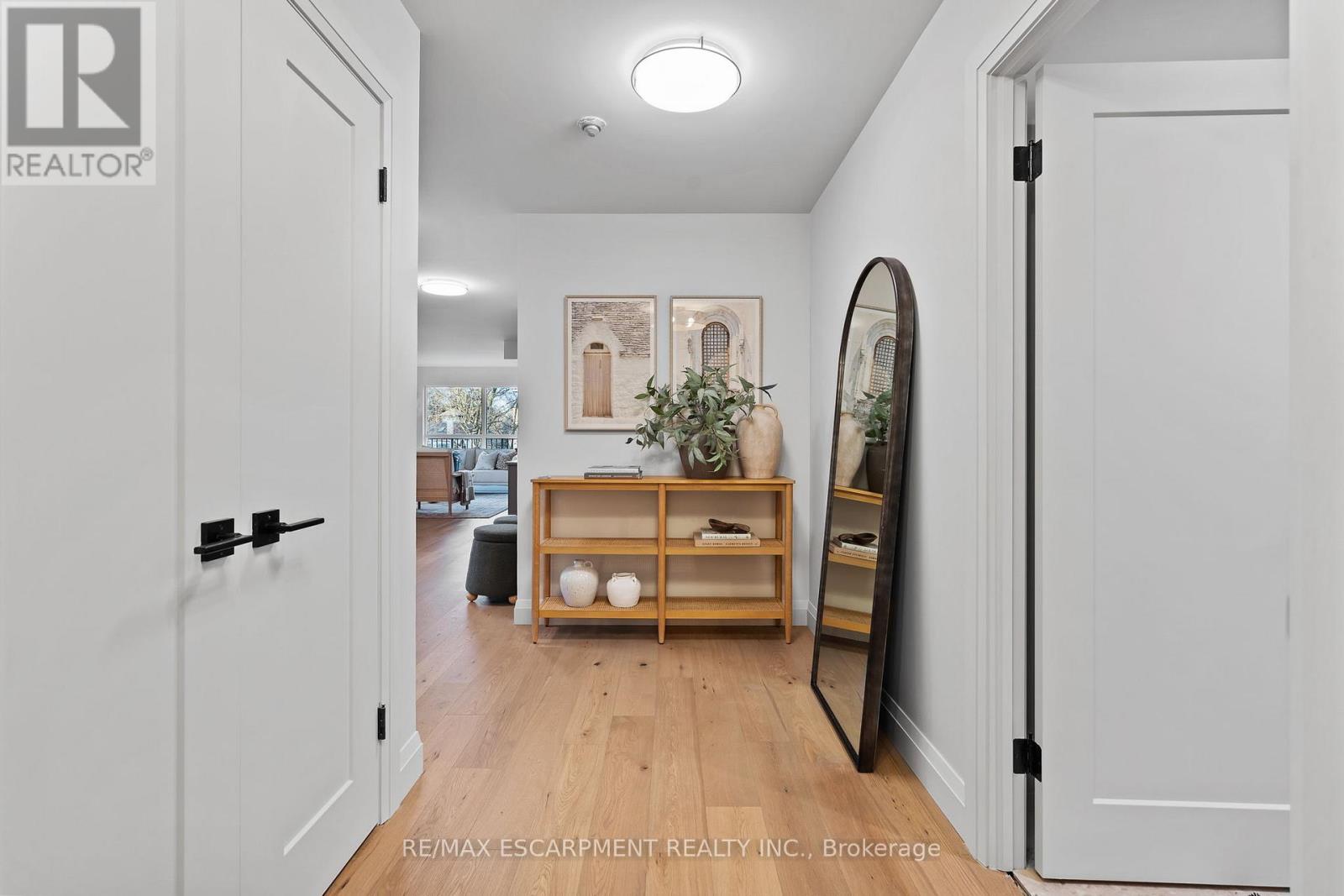 Property at 403 - 2190 LAKESHORE ROAD image 3