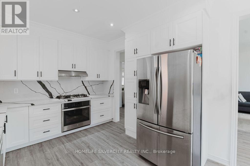 26 Fossil Street, Brampton, Ontario  L6P 3G7 - Photo 10 - W12265393