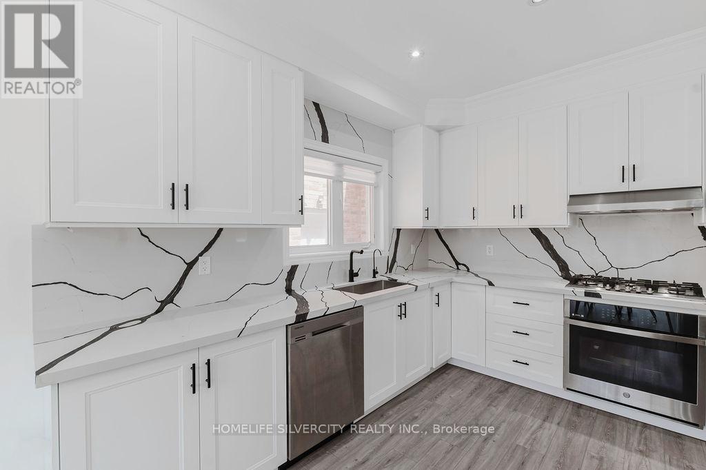 26 Fossil Street, Brampton, Ontario  L6P 3G7 - Photo 11 - W12265393