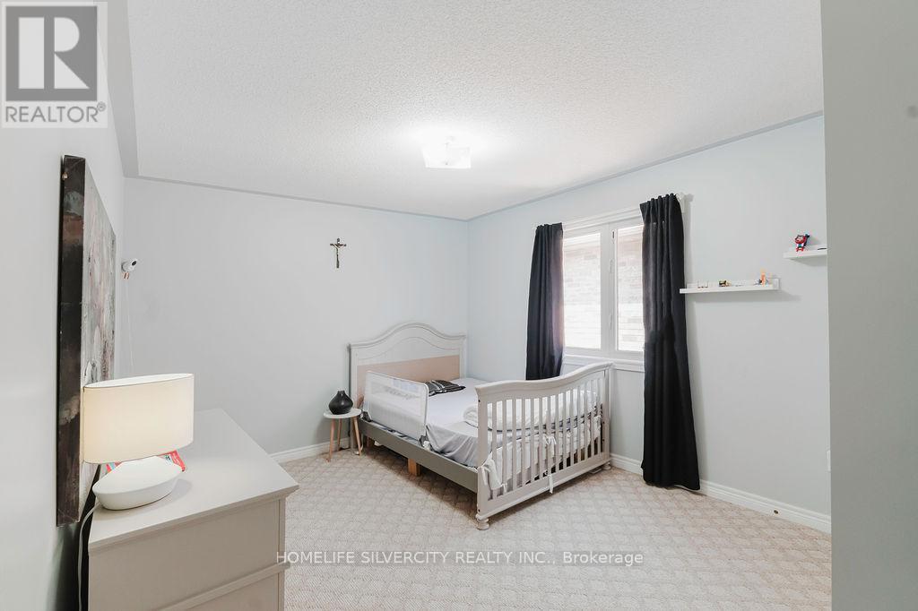 26 Fossil Street, Brampton, Ontario  L6P 3G7 - Photo 24 - W12265393