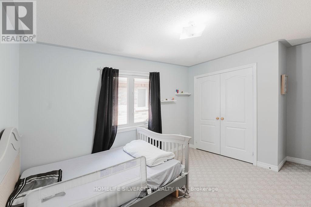 26 Fossil Street, Brampton, Ontario  L6P 3G7 - Photo 25 - W12265393