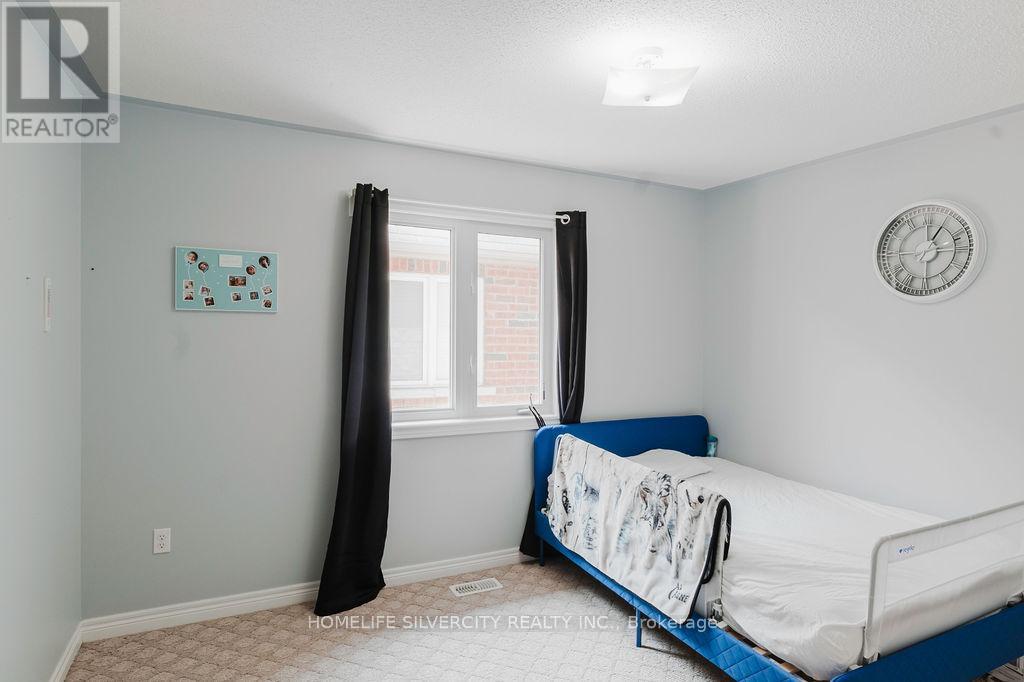 26 Fossil Street, Brampton, Ontario  L6P 3G7 - Photo 32 - W12265393