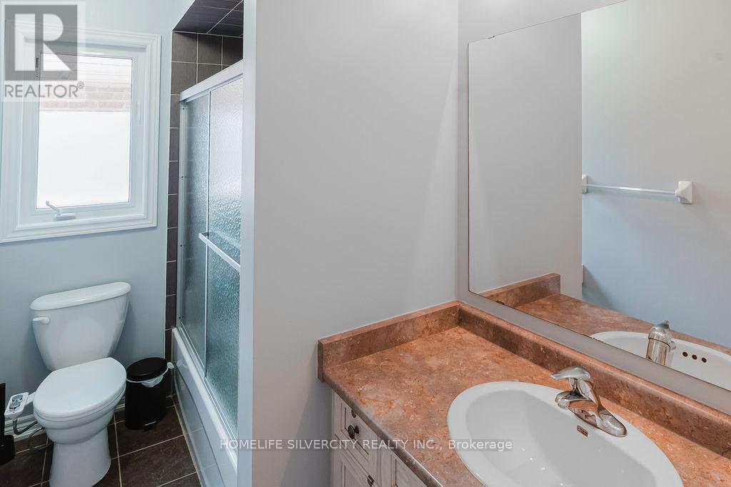 26 Fossil Street, Brampton, Ontario  L6P 3G7 - Photo 34 - W12265393