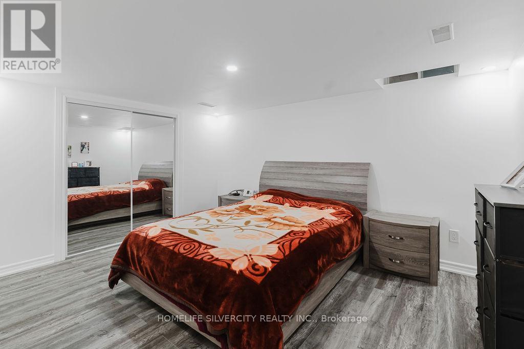 26 Fossil Street, Brampton, Ontario  L6P 3G7 - Photo 41 - W12265393