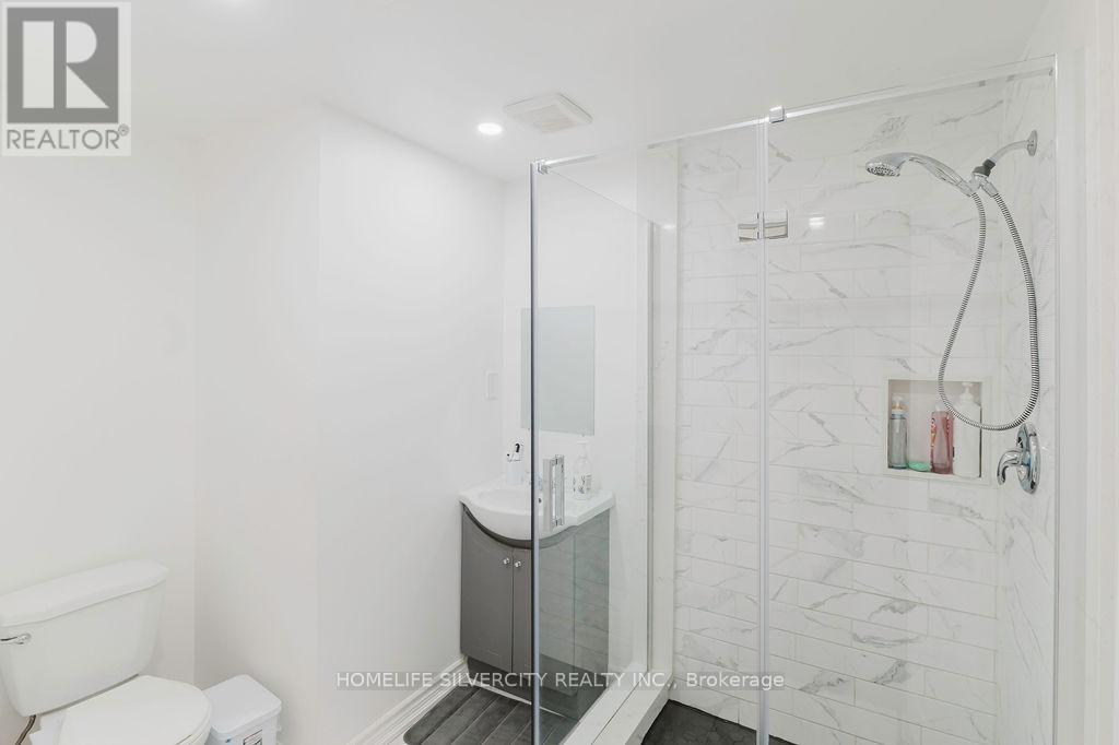 26 Fossil Street, Brampton, Ontario  L6P 3G7 - Photo 42 - W12265393