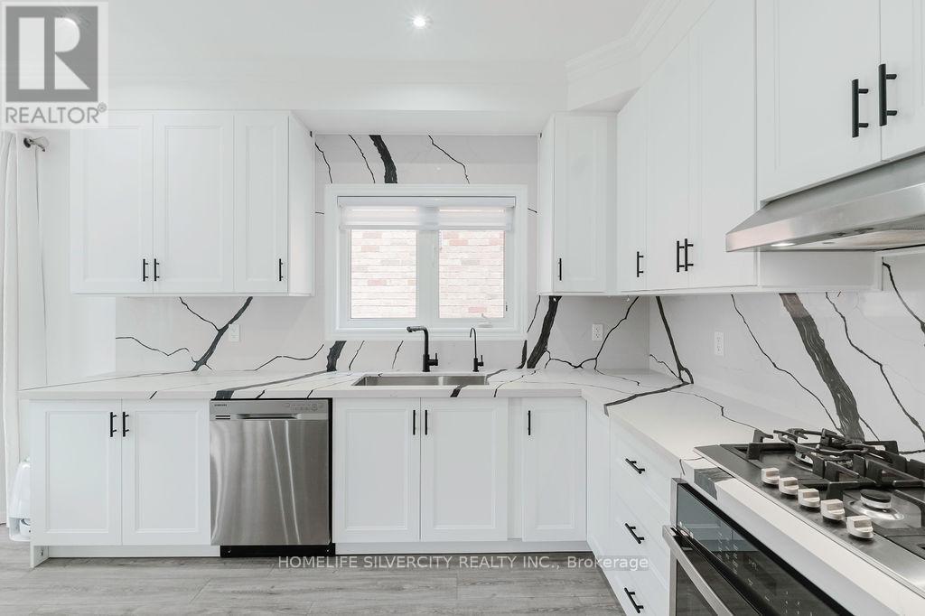 26 Fossil Street, Brampton, Ontario  L6P 3G7 - Photo 9 - W12265393