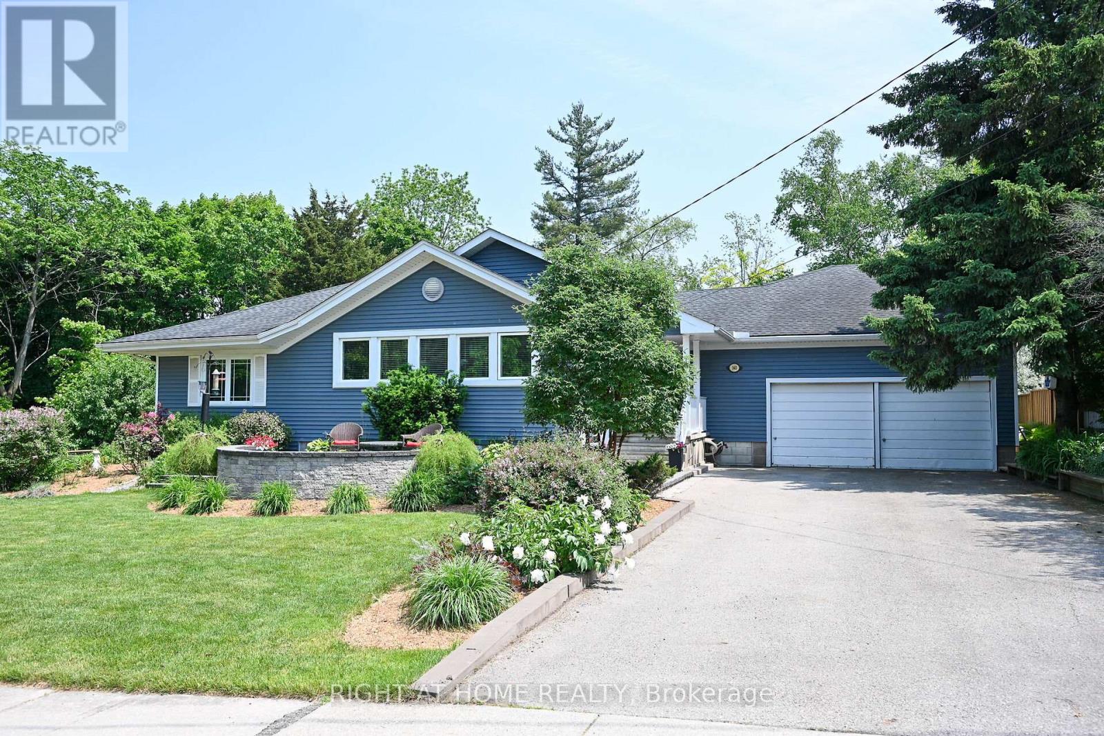 Property at 140 WELLINGTON STREET image 1