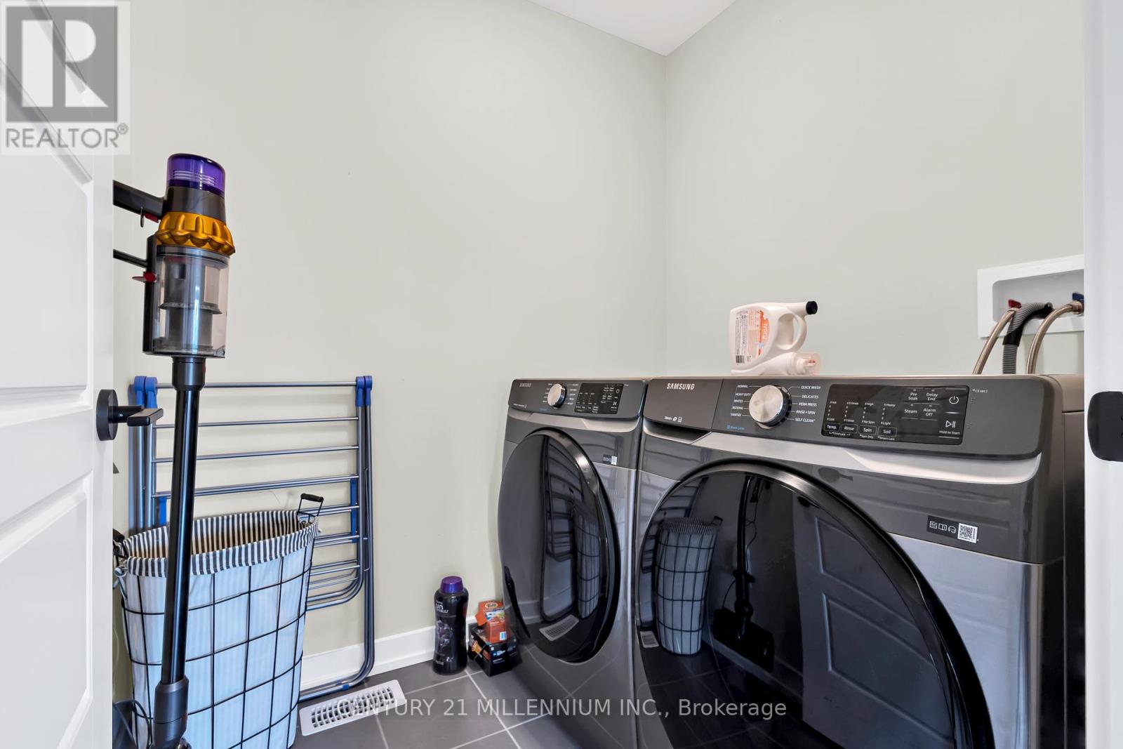 11 Sundin Drive, Haldimand, Ontario  N3W 0H1 - Photo 32 - X12265445