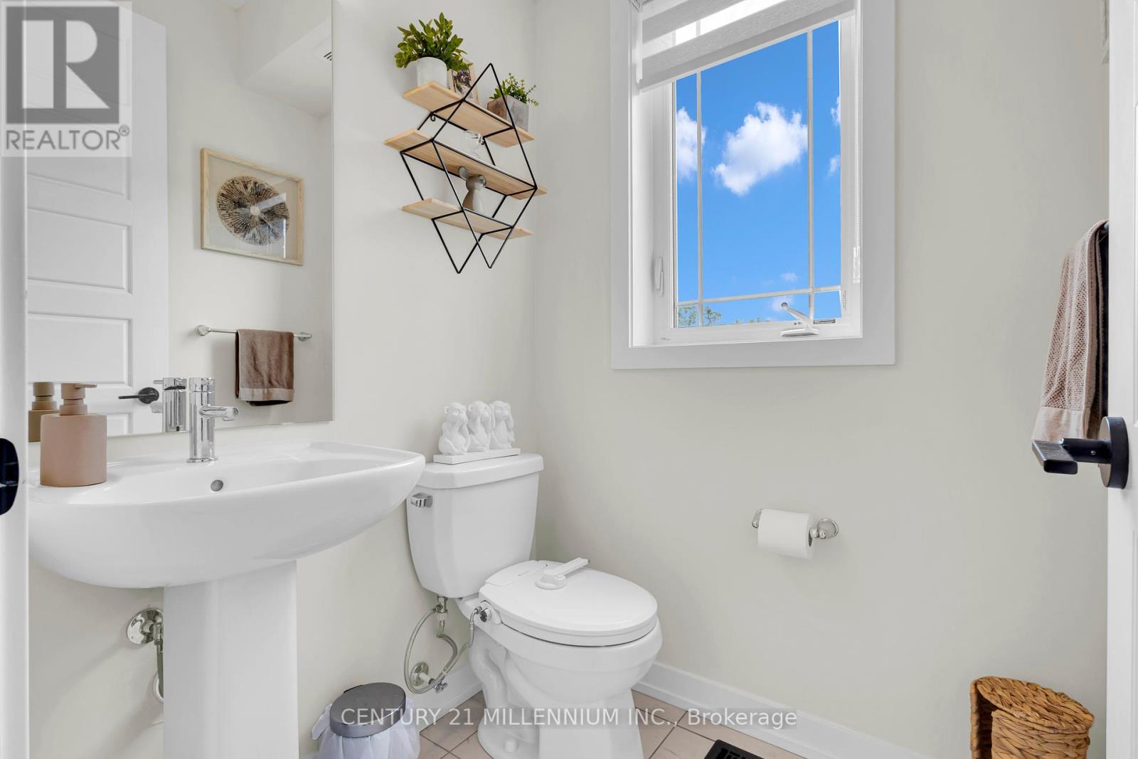 11 Sundin Drive, Haldimand, Ontario  N3W 0H1 - Photo 8 - X12265445