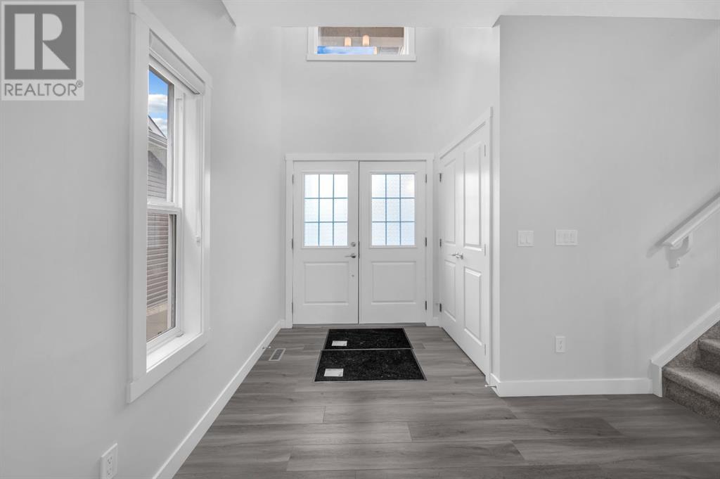 Property at 40 saddlestone Way NE image 4
