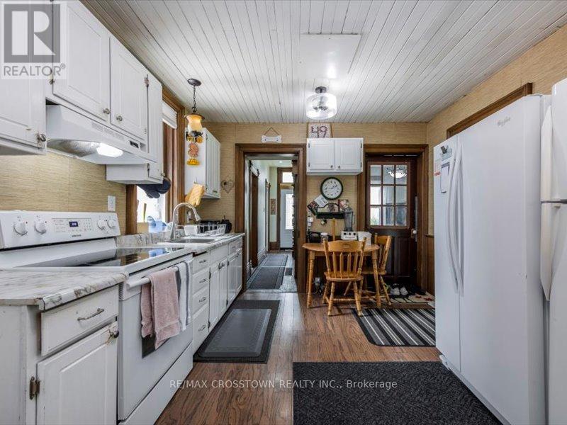 49 Park Street, Barrie (Queen's Park), Ontario  L4N 1H7 - Photo 15 - S12254032