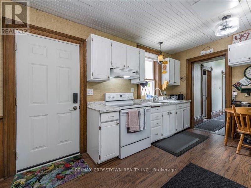 49 Park Street, Barrie (Queen's Park), Ontario  L4N 1H7 - Photo 14 - S12254032
