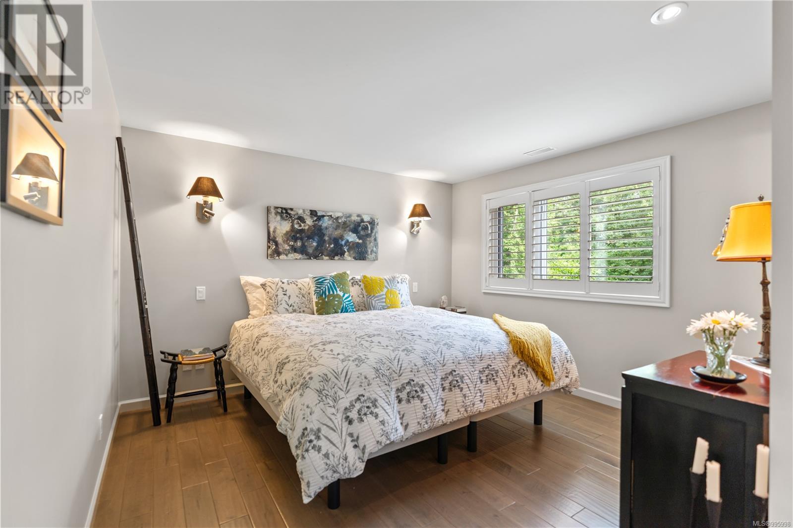 Property at 10879 Madrona Dr image 4
