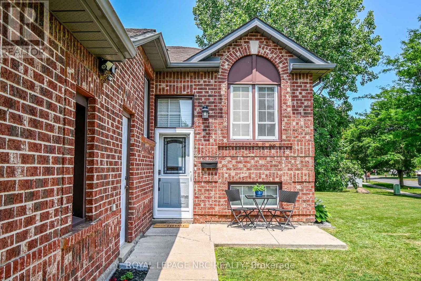 4 Jackson Court W, Welland, Ontario  L3C 7G2 - Photo 30 - X12265547