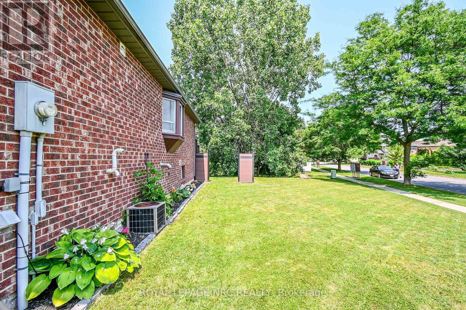 4 Jackson Court W, Welland, Ontario  L3C 7G2 - Photo 33 - X12265547