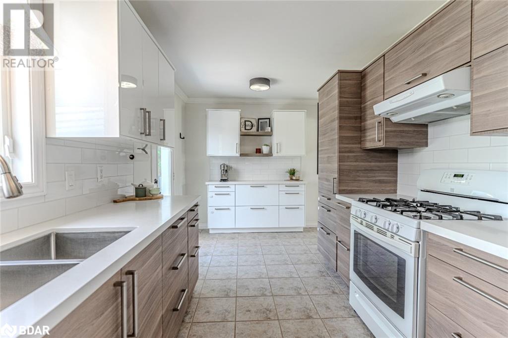 Property at 27 FOYSTON PARK CIRCLE image 2