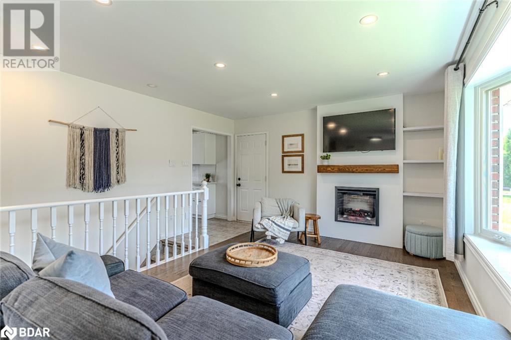 Property at 27 FOYSTON PARK CIRCLE image 3