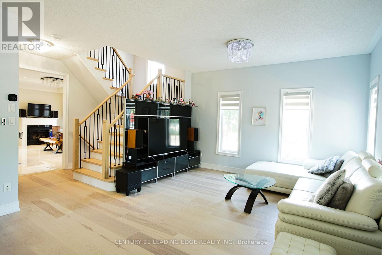 Property at 648 SOUTH UNIONVILLE AVENUE image 4